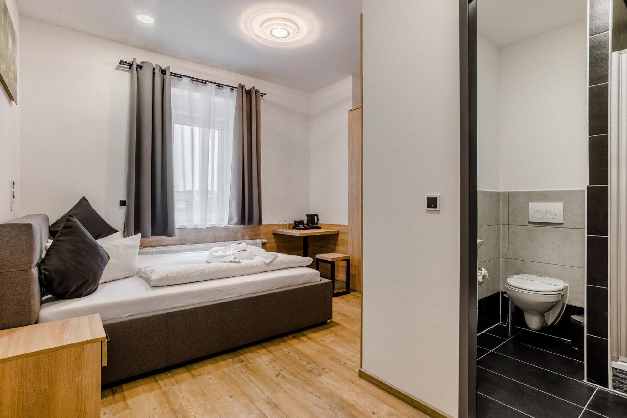 Hotel Montenegro Вормс Экстерьер фото